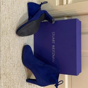 Stuart Weitzman boots size 8 sapphire suede
